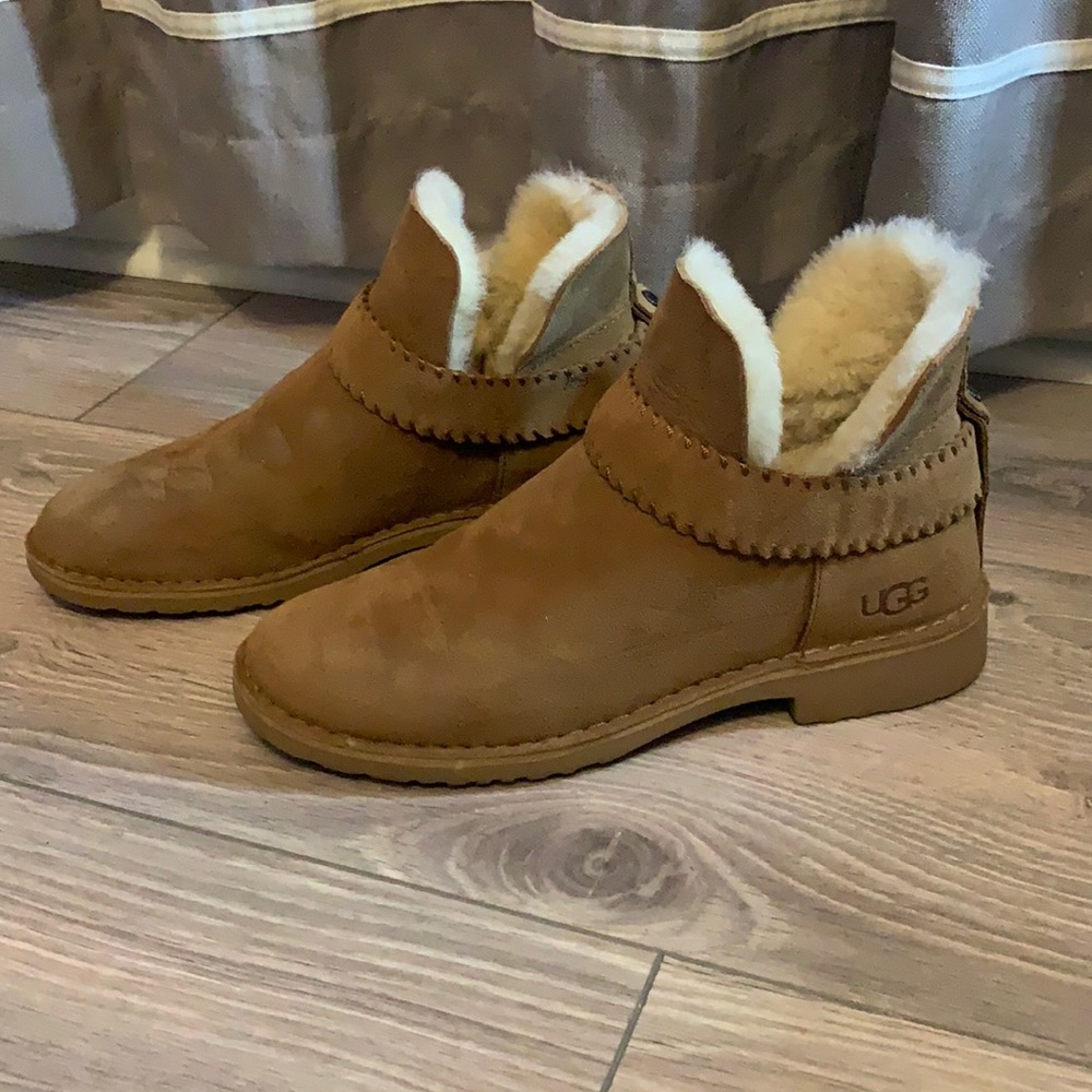 Ugg McKay in chestnut size 9
